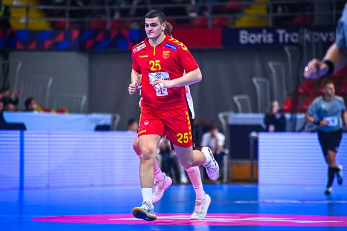 КАРАСМАНАКИС ПОРАДИ ПОВРЕДА ОТПАДНА ОД ЕП, ЛАЗАРОВ ПОВИКА НОВ ИГРАЧ