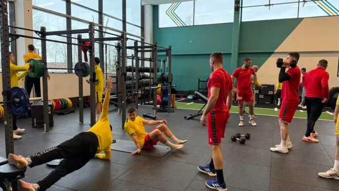 РАКОМЕТАРИТЕ ТРЕНИРАА НА ДАНСКО ТЛО (ВИДЕО)