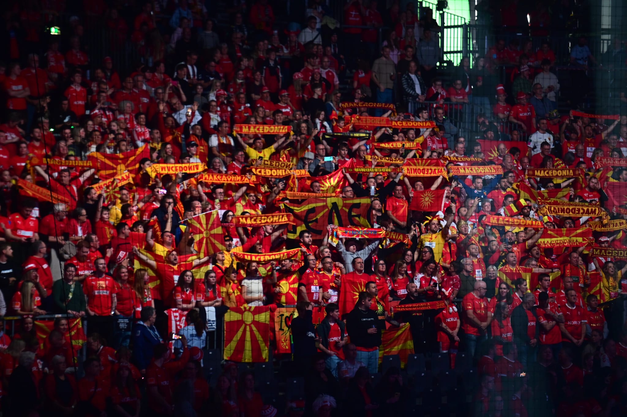 БРУКА: ДАНЦИТЕ ДОЗВОЛИЈА ГРК ДА ЈА ПРОВОЦИРА МАКЕДОНСКАТА ФАЛАНГА