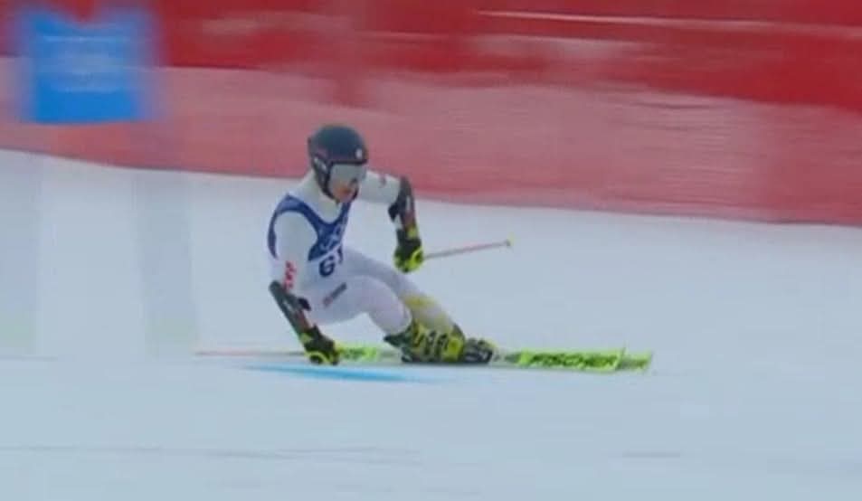 ВИКТОР ПЕТКОВ ГИ ЗАВРШИ ДВЕТЕ ТРКИ ВО ВЕЛЕСЛАЛОМ