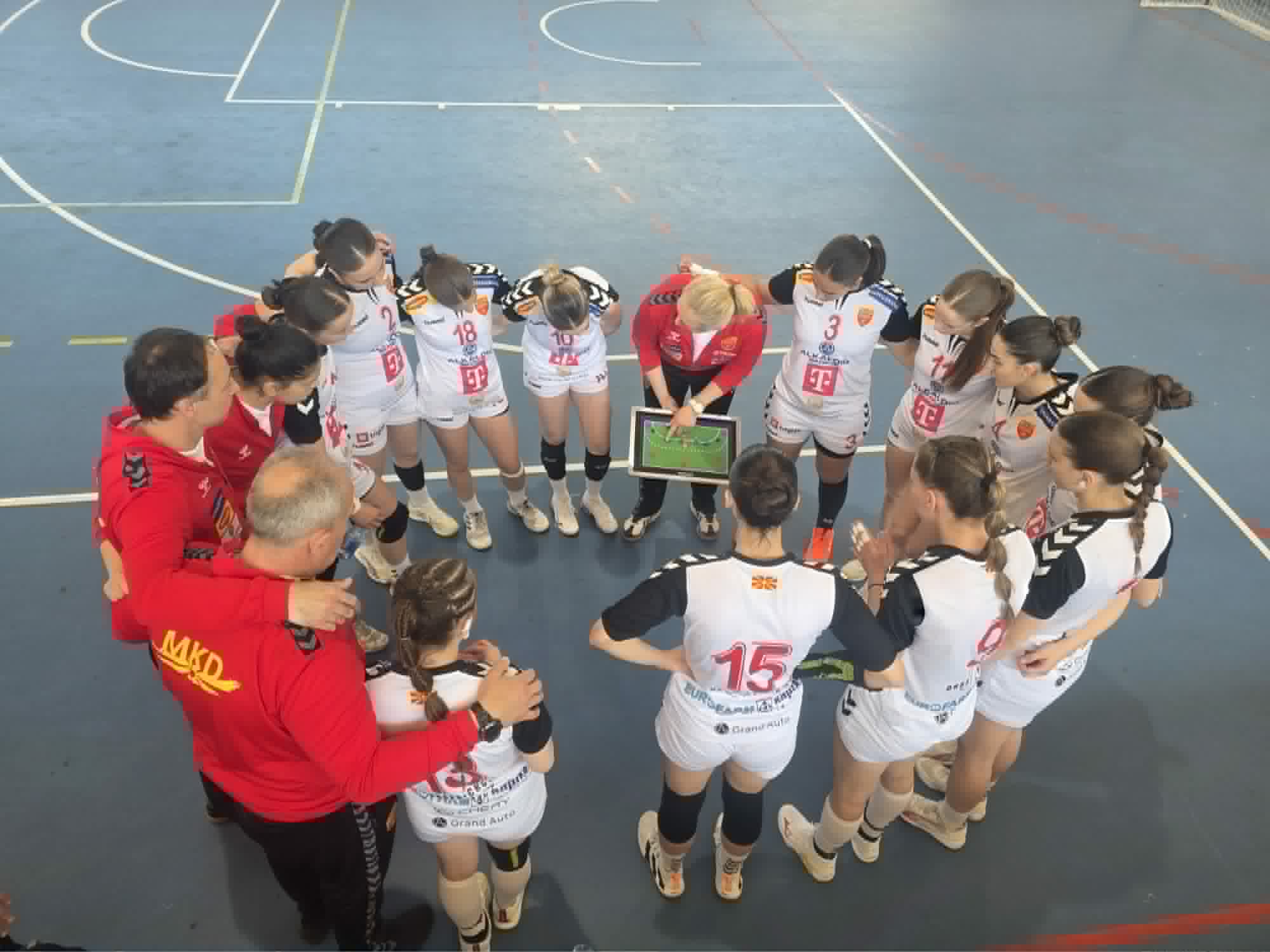 КАДЕТКИТЕ ОБЕЗБЕДИЈА ПЛАСМАН ВО 1/4