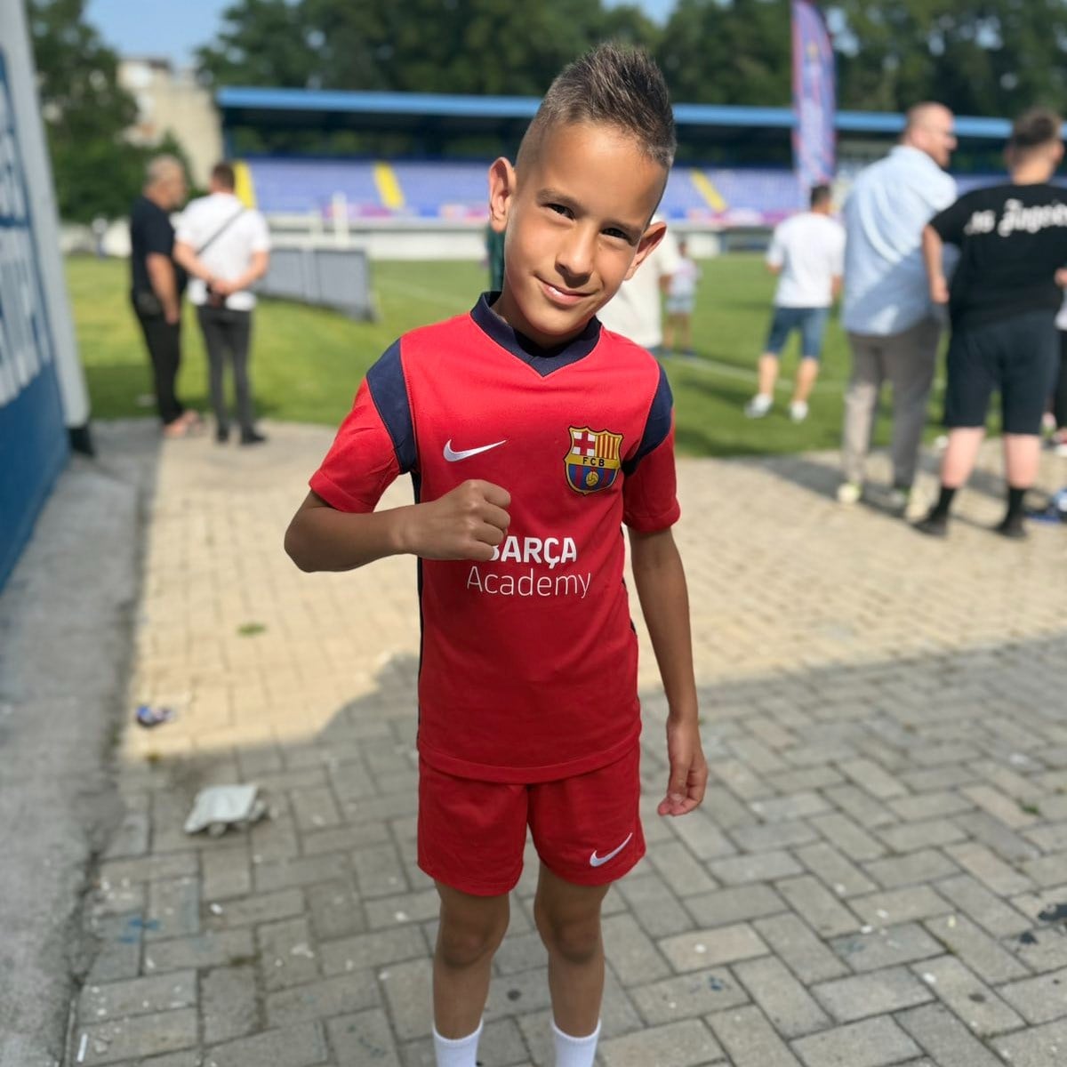 МАКЕДОНСКИОТ ВУНДЕРКИД, ДАРИЈАН ГАЛЕВСКИ БЛЕСКА ВО ХРВАТСКАТА АКАДЕМИЈА НА БАРСЕЛОНА – ВЕЧЕРВА ИГРААТ ЗА ТРОФЕЈ НА BARCELONA ACADEMY WORLD CUP 2026